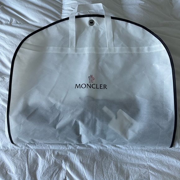 Moncler | SOULIER SHORT DOWN JACKET | Men’s 2 (Medium) | Navy Blue - Picture 9 of 13